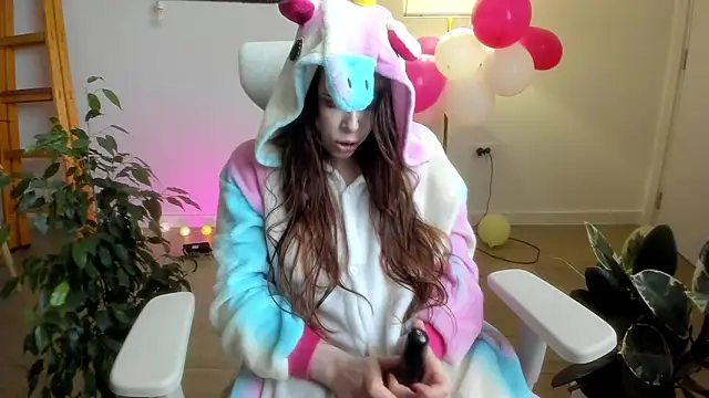 Snapshot of Pokemeboy chatting on 02-12-26, 06:14 Pokemeboy online show from 02-12-26, 06:14