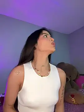 Snapshot of Sammy_pink chatting on 12-29-24, 01:56 Sammy pink online show from 12-29-24, 01:56