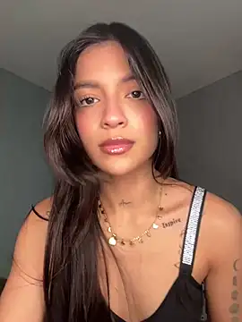 Snapshot of Sammy_pink chatting on 01-05-25, 10:08 Sammy pink online show from 01-05-25, 10:08