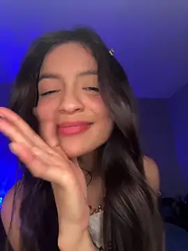 Snapshot of Sammy_pink chatting on 01-21-25, 04:32 Sammy pink online show from 01-21-25, 04:32