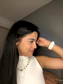 Snapshot of Sammy_pink chatting on 09-27-25, 04:50 Sammy pink online show from 09-27-25, 04:50