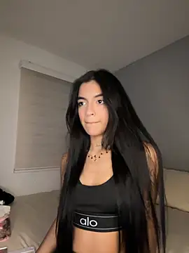 Snapshot of Sammy_pink chatting on 10-22-25, 01:06 Sammy pink online show from 10-22-25, 01:06