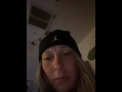 Snapshot of Babii_Nova chatting on 04-11-26, 09:46 Babii Nova online show from 04-11-26, 09:46