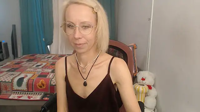 LuxuryNika online show from 09-16-25, 02:40