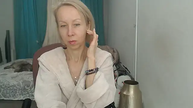 LuxuryNika online show from 11-07-25, 10:48