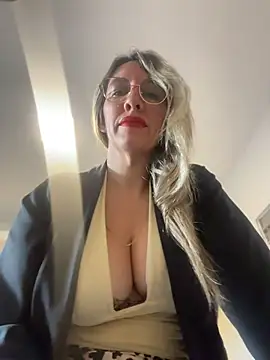 Gatitacarlita online show from 05-06-26, 10:42