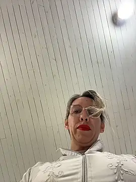 Gatitacarlita online show from 05-13-26, 11:51