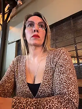 Gatitacarlita online show from 05-16-26, 10:30