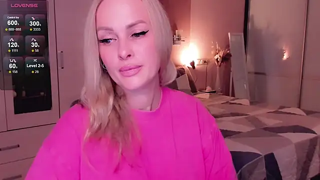 Libby Nora online show from 10-11-25, 03:32