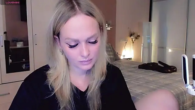 Libby Nora online show from 11-21-25, 09:19