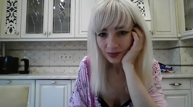 Snapshot of BarbaraKim chatting on 12-23-24, 09:27 BarbaraKim online show from 12-23-24, 09:27