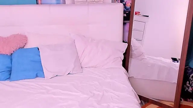 IvyHotFoxy online show from 01-28-25, 11:49