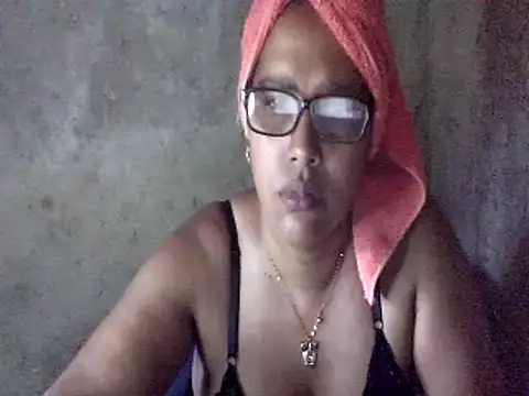 Snapshot of Damita999 chatting on 01-28-25, 04:41 Damita999 online show from 01-28-25, 04:41