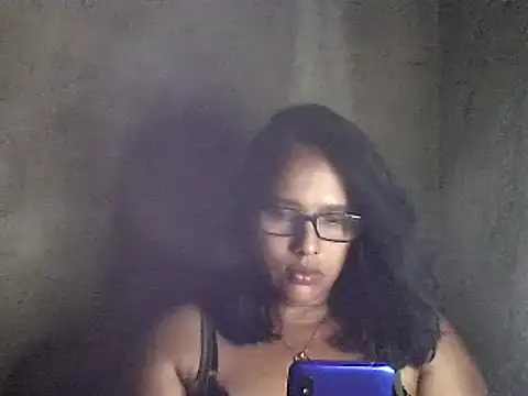 Snapshot of Damita999 chatting on 01-29-25, 04:47 Damita999 online show from 01-29-25, 04:47