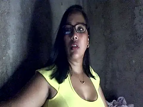Snapshot of Damita999 chatting on 02-04-25, 06:49 Damita999 online show from 02-04-25, 06:49