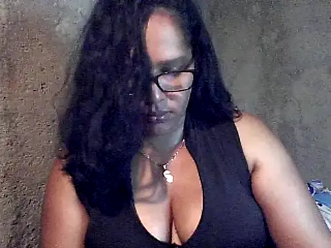 Snapshot of Damita999 chatting on 02-08-25, 04:36 Damita999 online show from 02-08-25, 04:36