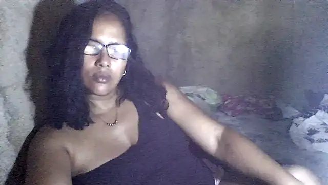 Snapshot of Damita999 chatting on 02-10-25, 03:13 Damita999 online show from 02-10-25, 03:13