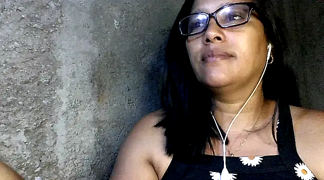 Snapshot of Damita999 chatting on 02-13-25, 05:16 Damita999 online show from 02-13-25, 05:16