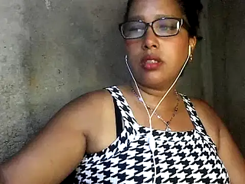 Snapshot of Damita999 chatting on 02-21-25, 04:37 Damita999 online show from 02-21-25, 04:37