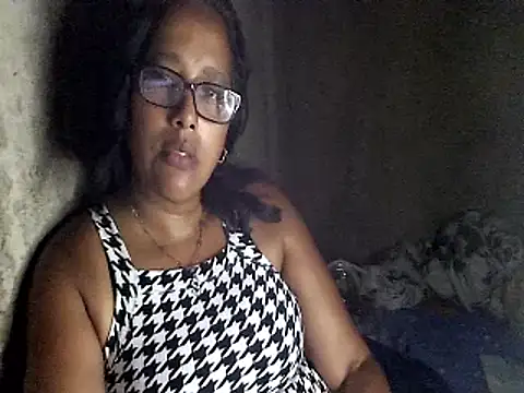 Snapshot of Damita999 chatting on 02-21-25, 11:21 Damita999 online show from 02-21-25, 11:21