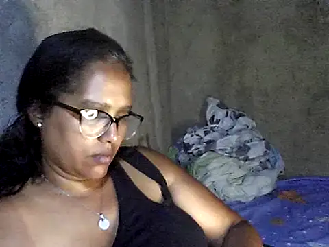 Snapshot of Damita999 chatting on 02-25-25, 11:22 Damita999 online show from 02-25-25, 11:22