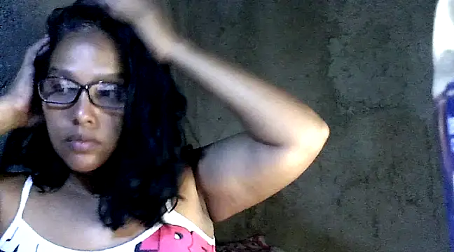 Snapshot of Damita999 chatting on 03-05-25, 04:13 Damita999 online show from 03-05-25, 04:13