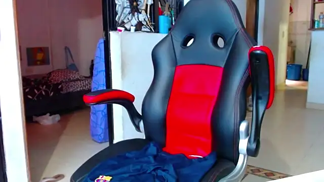 Snapshot of Lion_Grrr chatting on 10-01-25, 07:42 Lion Grrr online show from 10-01-25, 07:42