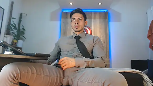 Andrew 4  online show from 03-10-26, 05:12