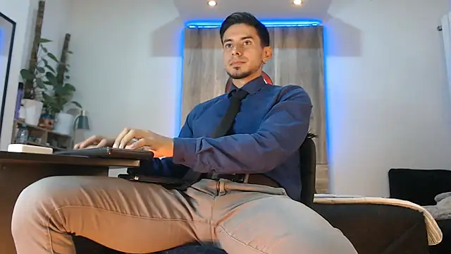 Andrew 4  online show from 04-29-26, 03:43