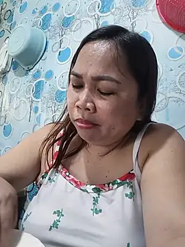 XXLorie 02 online show from 07-21-26, 12:24