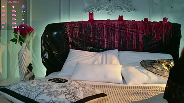 Eille Elfie online show from 10-21-25, 05:52