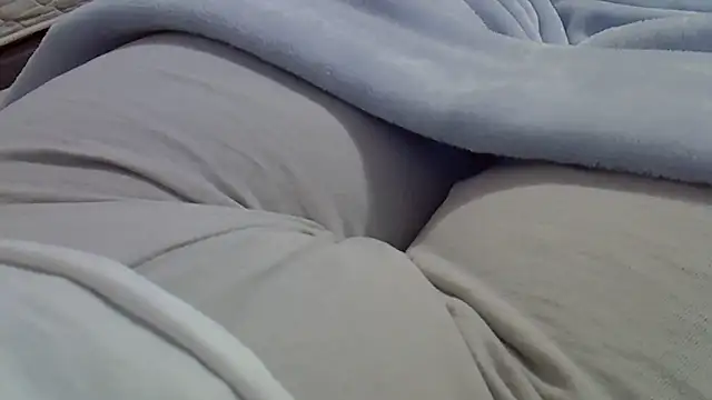 Snapshot of perescam chatting on 03-08-26, 05:39 perescam online show from 03-08-26, 05:39