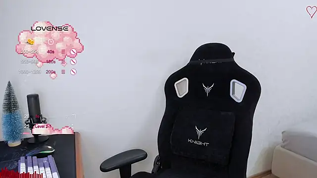 Snapshot of SkyqueenI chatting on 12-06-24, 08:59 SkyqueenI online show from 12-06-24, 08:59