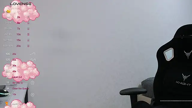 Snapshot of SkyqueenI chatting on 03-18-25, 08:47 SkyqueenI online show from 03-18-25, 08:47