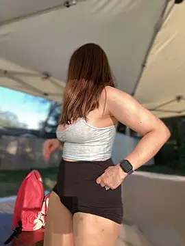 Snapshot of MaggyMayI chatting on 12-19-24, 09:06 MaggyMayI online show from 12-19-24, 09:06