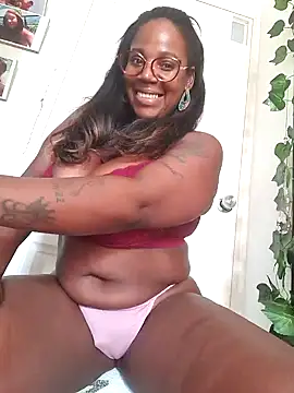 Snapshot of Adrilovechocolate chatting on 12-11-24, 08:50 Adrilovechocolate online show from 12-11-24, 08:50