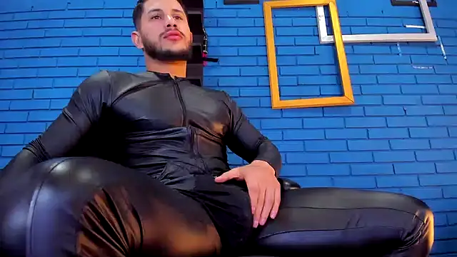 Snapshot of TheIan26 chatting on 12-21-24, 07:49 TheIan26 online show from 12-21-24, 07:49