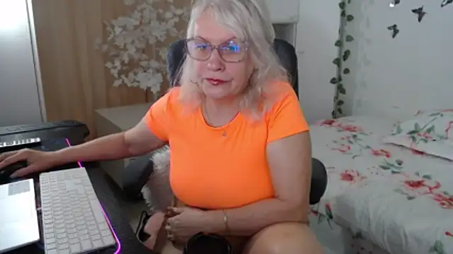 Ghertrude52 online show from 05-08-26, 04:07