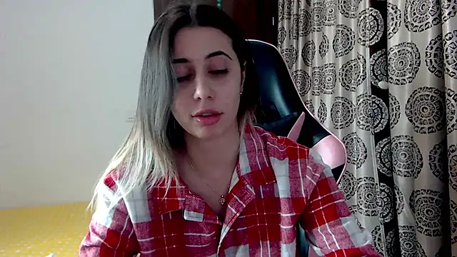 RoseDiamond06 online show from 12-14-24, 08:29