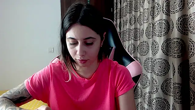 RoseDiamond06 online show from 12-15-24, 05:31