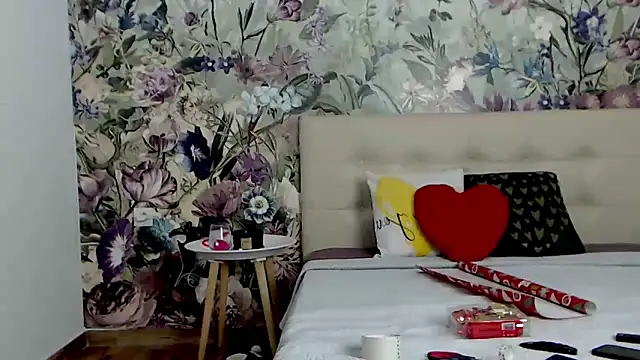 RoseDiamond06 online show from 12-18-24, 03:00