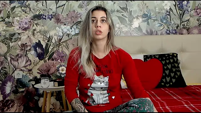 RoseDiamond06 online show from 12-25-24, 08:07