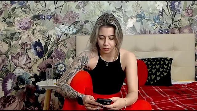 RoseDiamond06 online show from 01-14-25, 10:06
