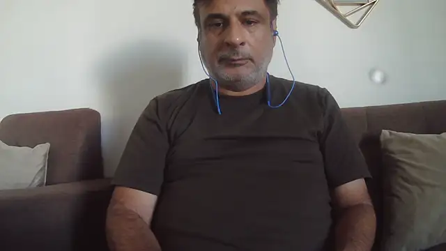 Snapshot of desipapaxxx chatting on 02-13-26, 05:14 desipapaxxx online show from 02-13-26, 05:14