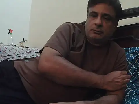 Snapshot of desipapaxxx chatting on 02-18-26, 07:43 desipapaxxx online show from 02-18-26, 07:43