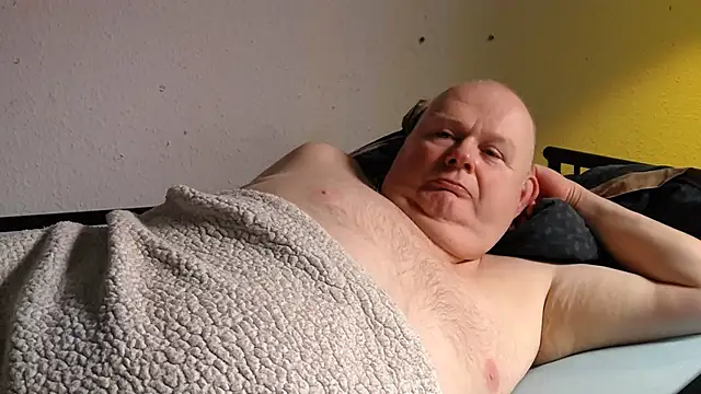 Snapshot of Vandrino chatting on 12-31-24, 12:00 Vandrino online show from 12-31-24, 12:00