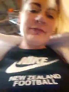 PinkTheHawk online show from 10-05-25, 04:55