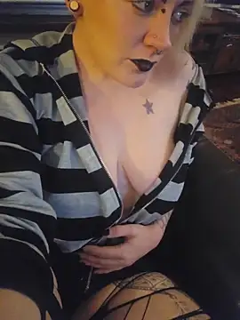 PinkTheHawk online show from 10-16-25, 09:32