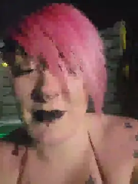 Snapshot of PinkTheHawk chatting on 05-15-26, 11:06 PinkTheHawk online show from 05-15-26, 11:06