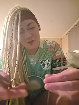 Snapshot of PinkTheHawk chatting on 07-18-26, 08:51 PinkTheHawk online show from 07-18-26, 08:51